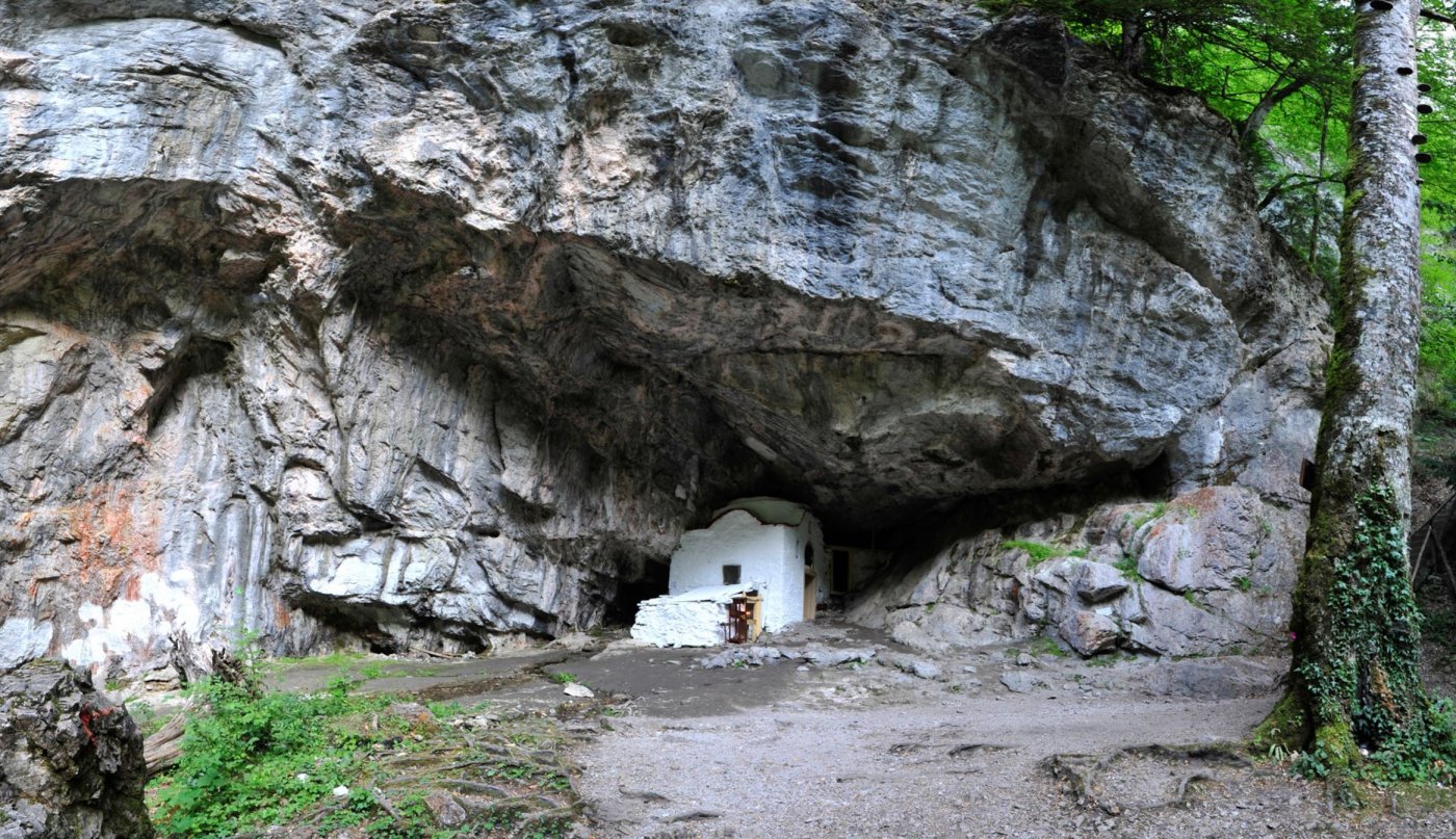 Άγιο Σπήλαιο Αγίου Διονυσίου εν Ολύμπω, Λιτόχωρο