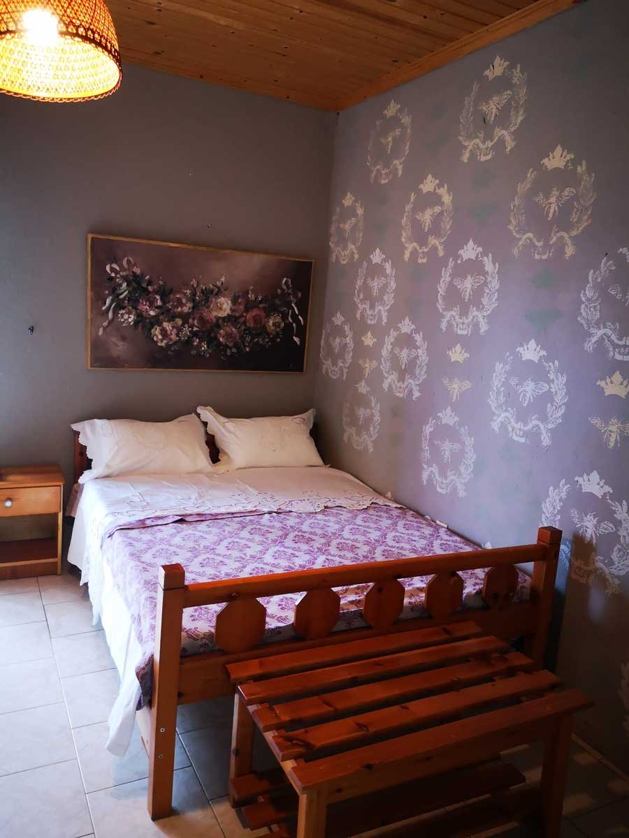 24867 - ACHILLION B & B