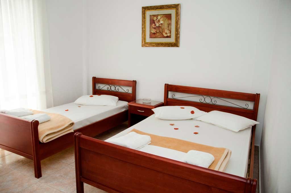 MARY HOLIDAY APARTMENTS