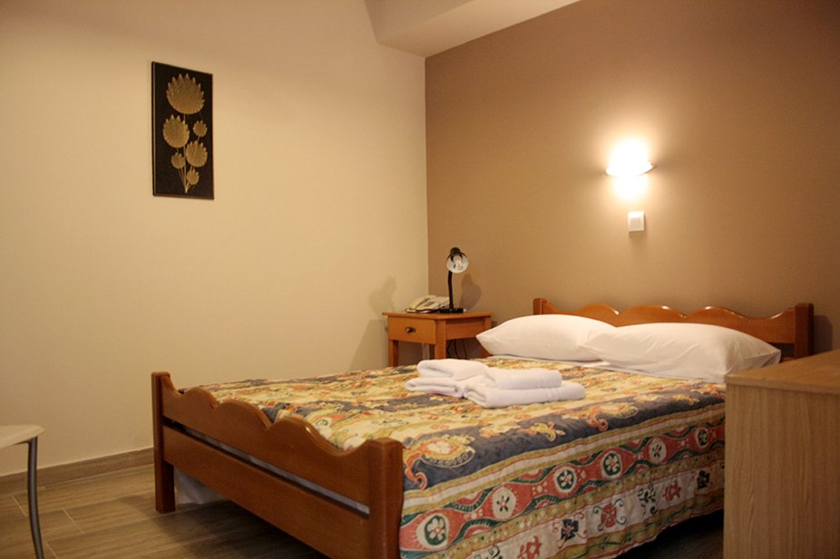 27729 - ENIPEAS ROOMS