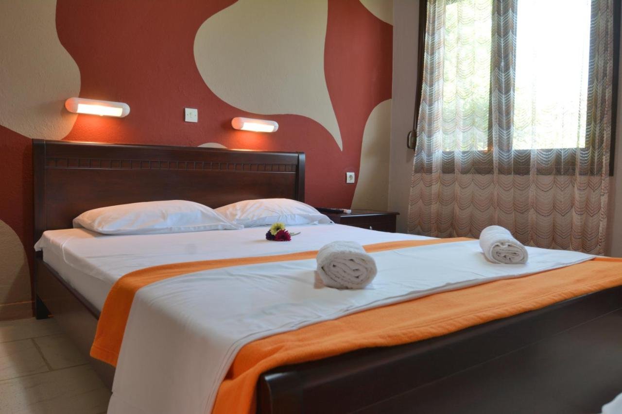 24290 - BASILIO’ S STUDIOS