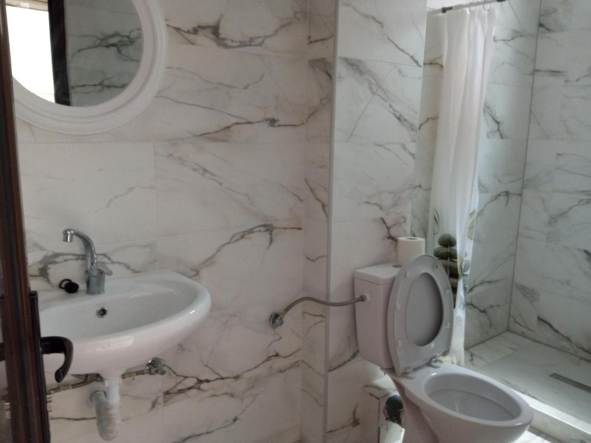 24290 - BASILIO’ S STUDIOS