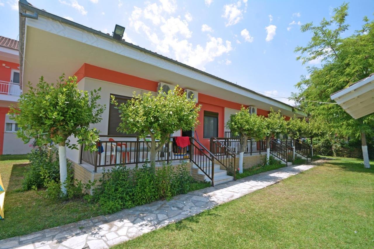 24290 - BASILIO’ S STUDIOS