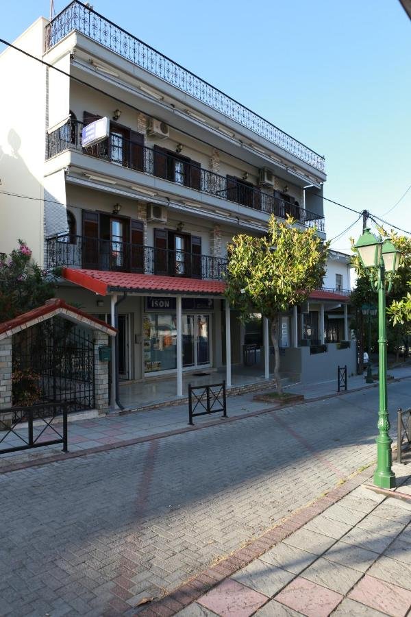 15041 - GIOTIS APARTMENTS