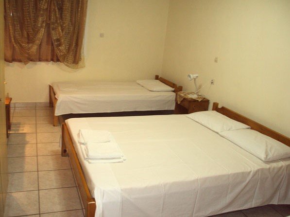 6726 - ΕΝΟΙΚΙΑΖΟΜΕΝΑ ΔΩΜΑΤΙΑ ΖΗΣΙΟΥ ΣΤΥΛΙΑΝΗ