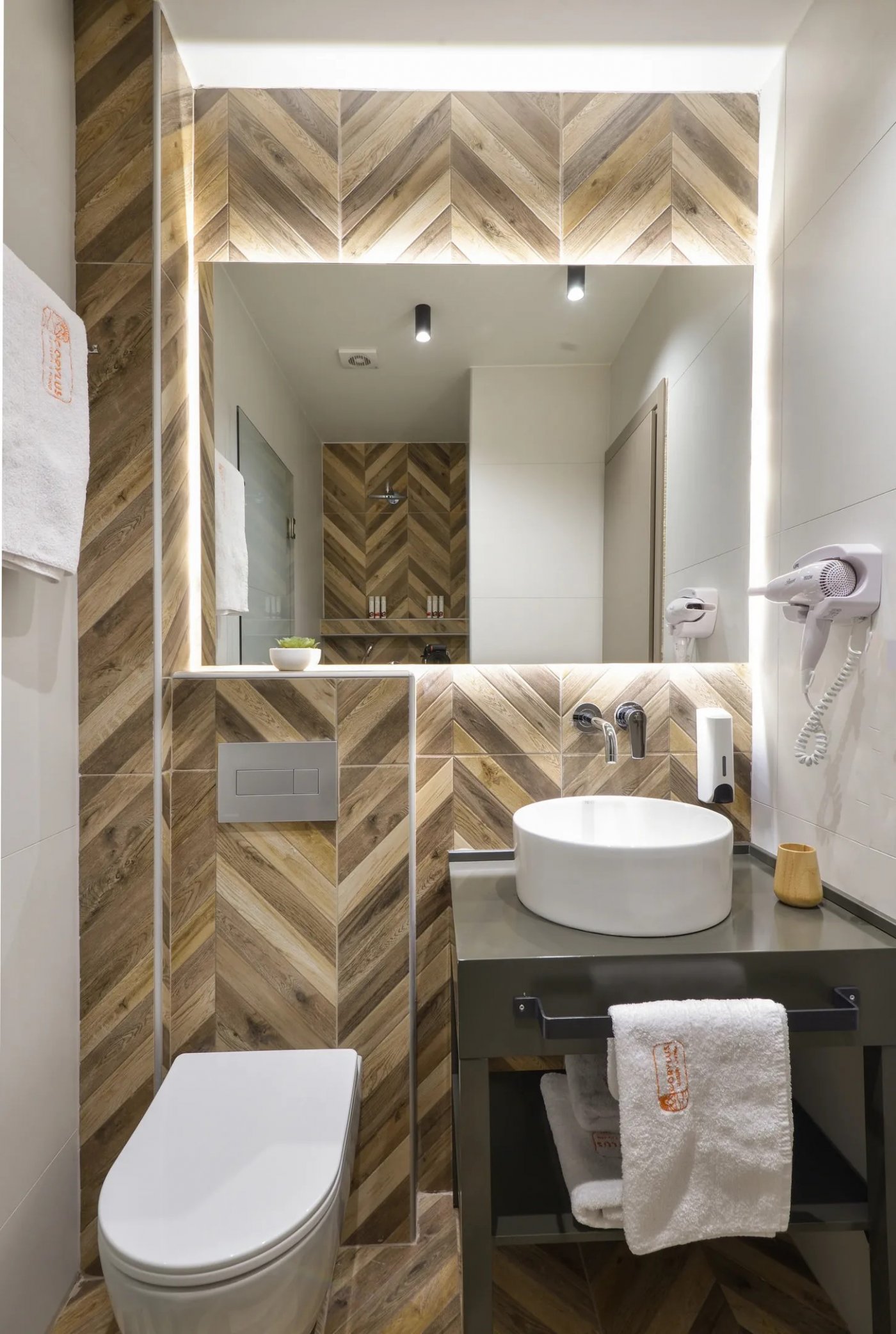 29034 - CORYLUS LUXURY LIVING