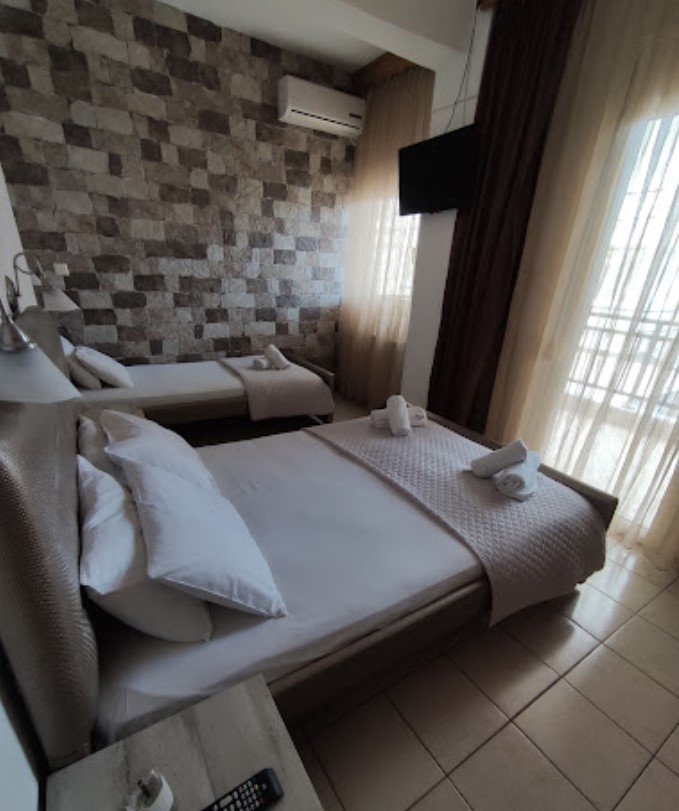 28415 - VARBENIS STUDIOS