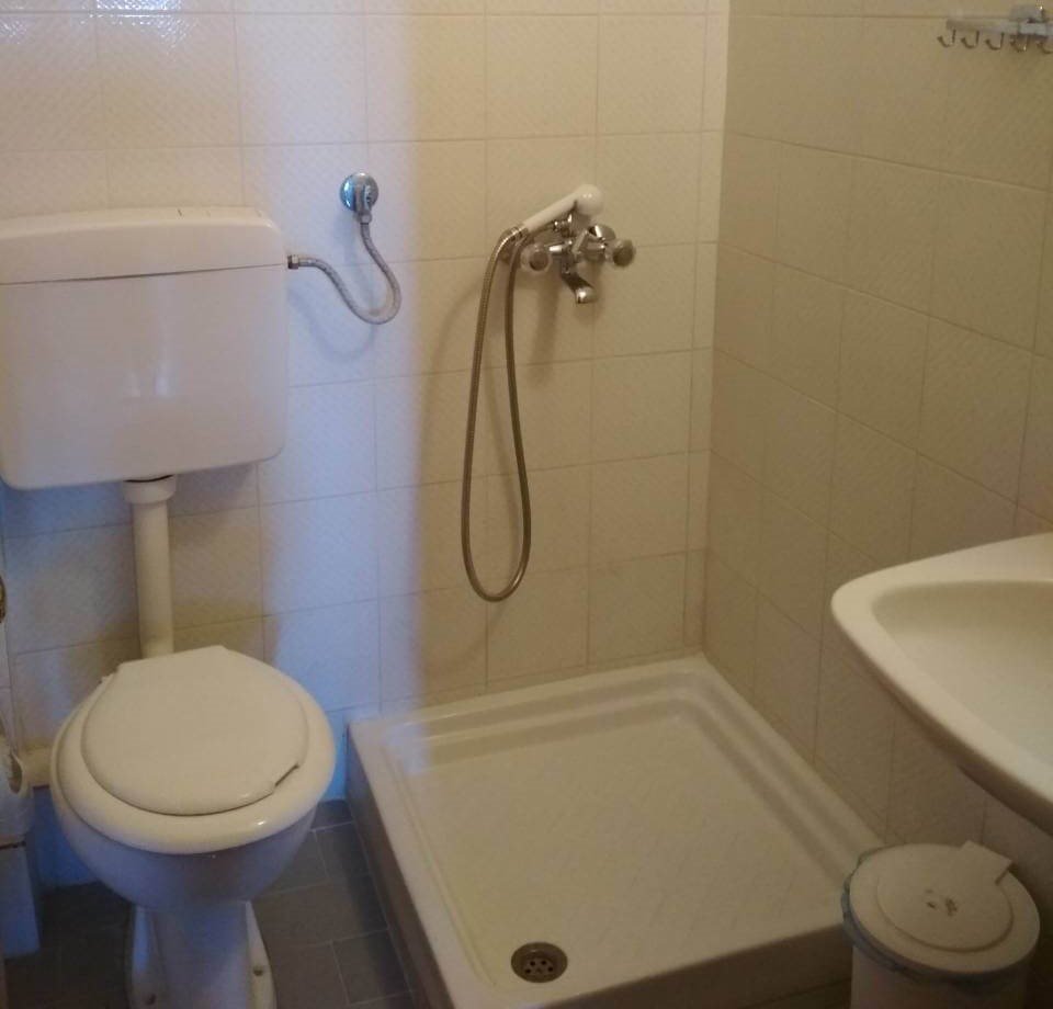 18107 - ΤΑ 13 ΑΔΕΡΦΙΑ